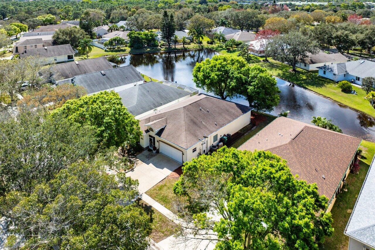 8233 Maidencane Place