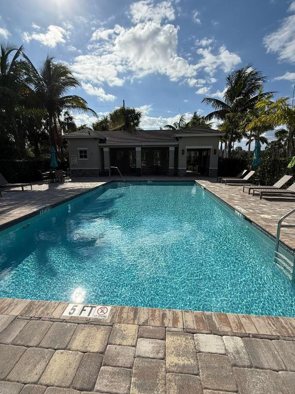 7240 SE Sebona Court