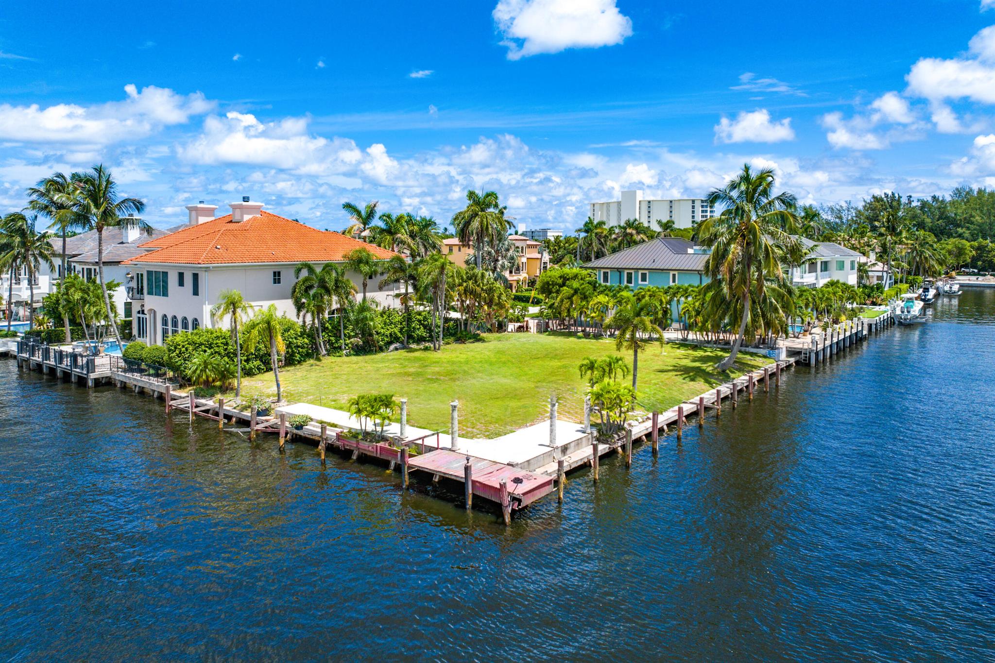 1004 Rhodes Villa Avenue