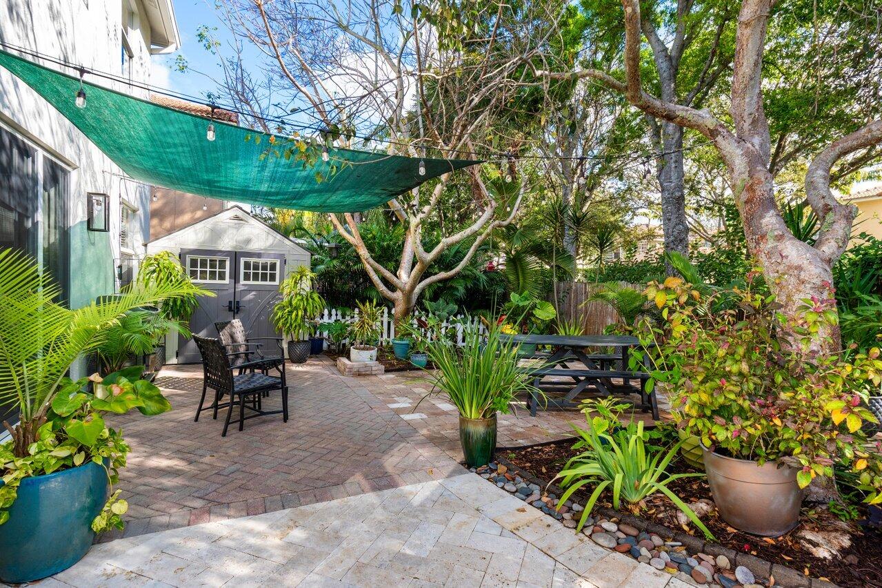 1601 E Classical Boulevard