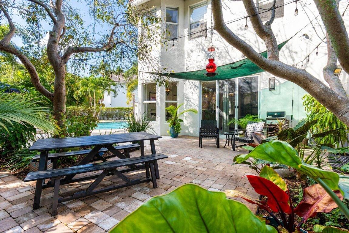 1601 E Classical Boulevard