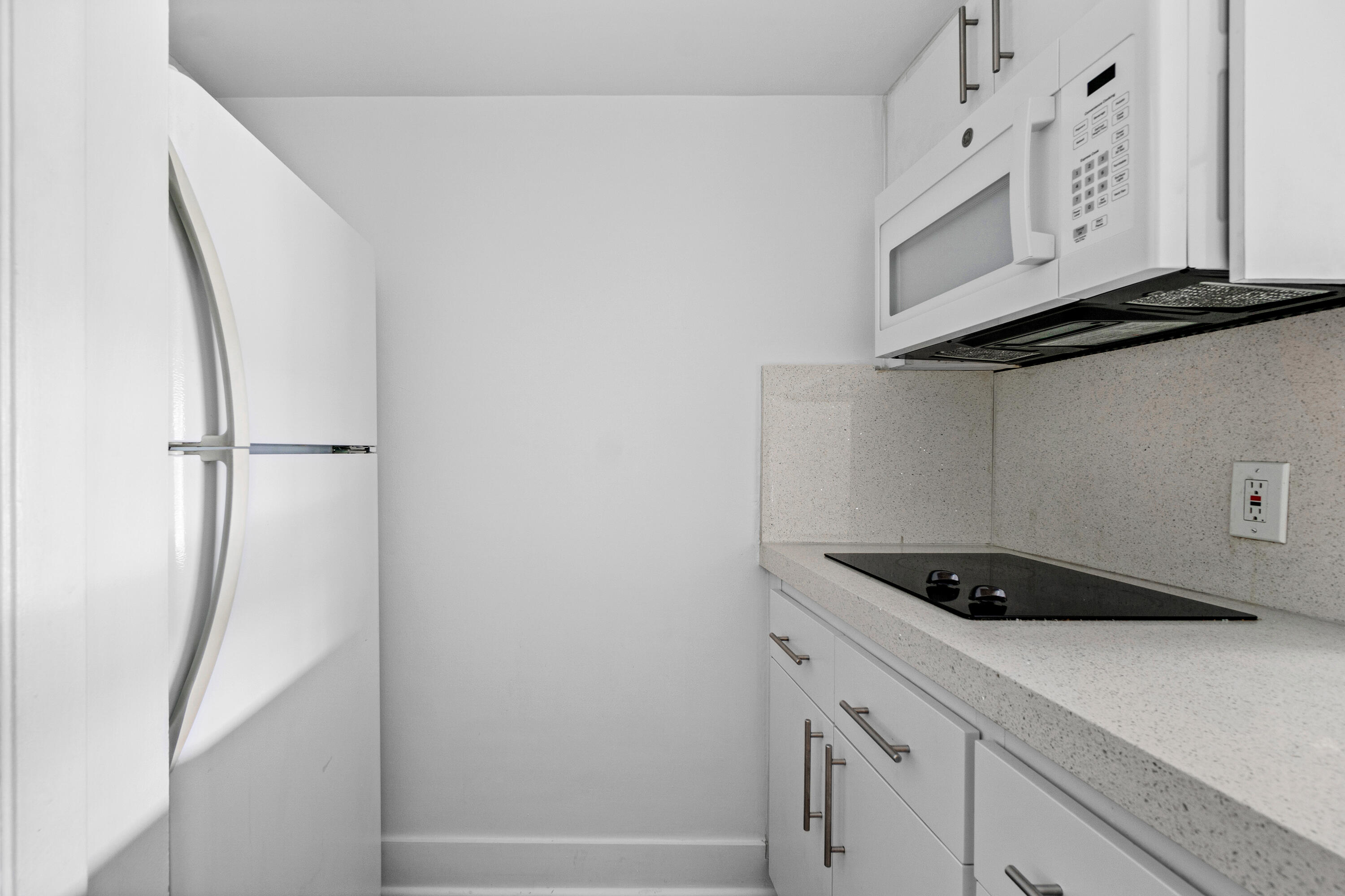 222 N Federal Highway 120