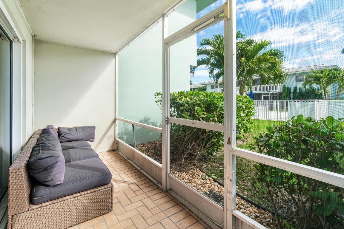 222 N Federal Highway 120