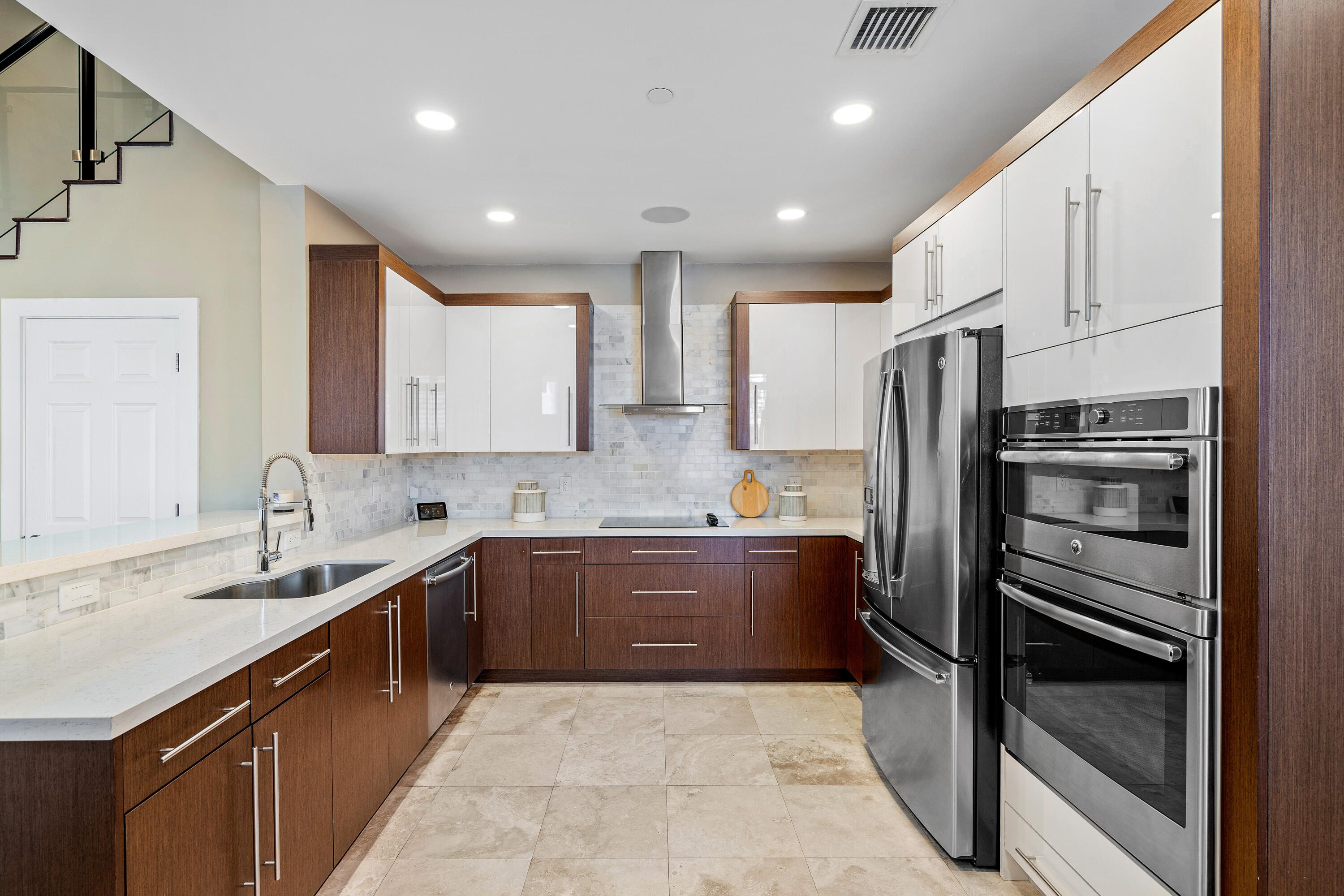 2115 S Ocean Boulevard 7