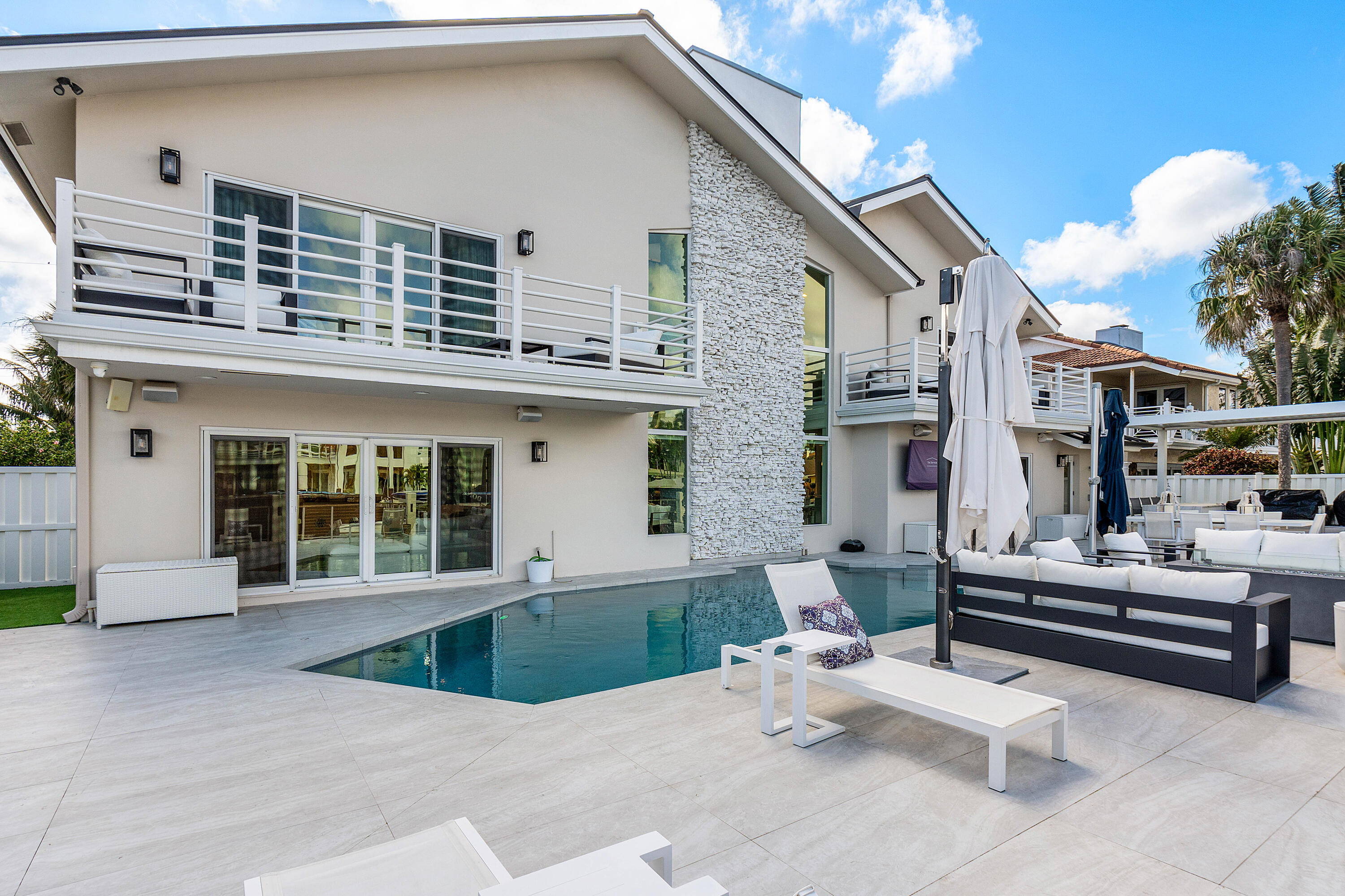 943 Fern Drive Drive