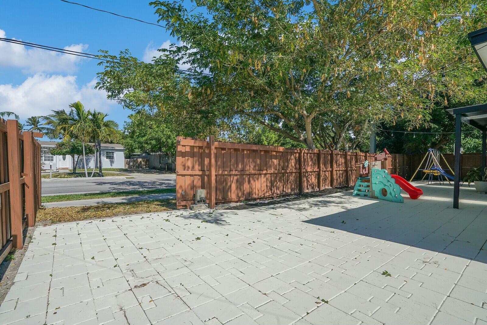 1250 NE 32nd Street