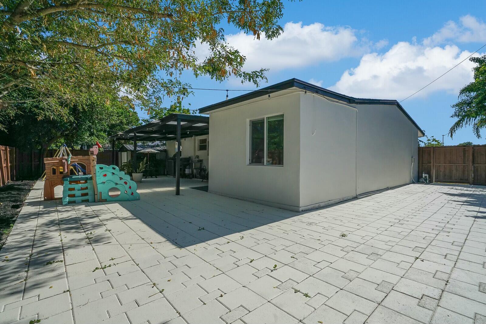 1250 NE 32nd Street
