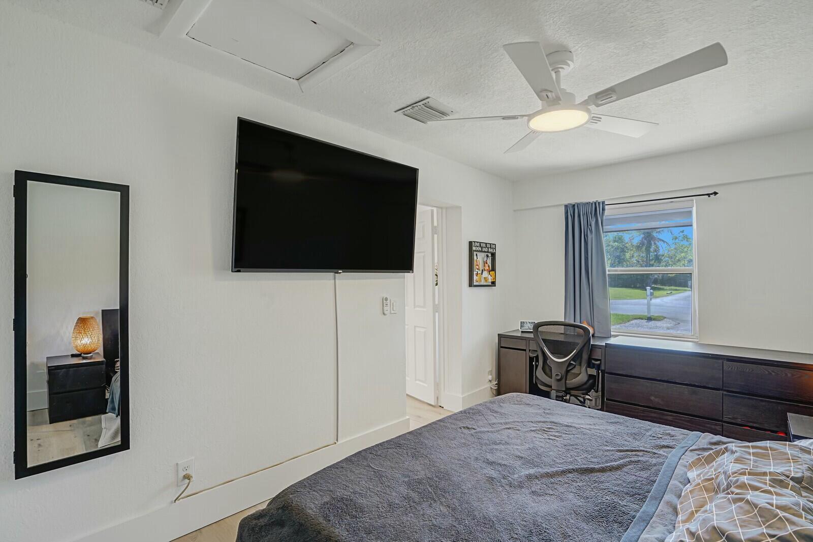 1250 NE 32nd Street