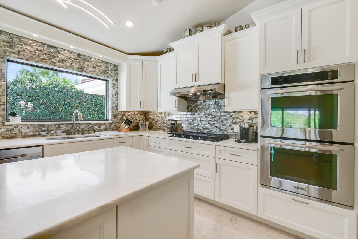 1515 NW Lancewood Terrace