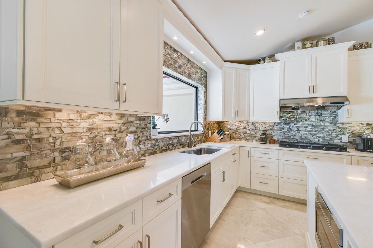 1515 NW Lancewood Terrace