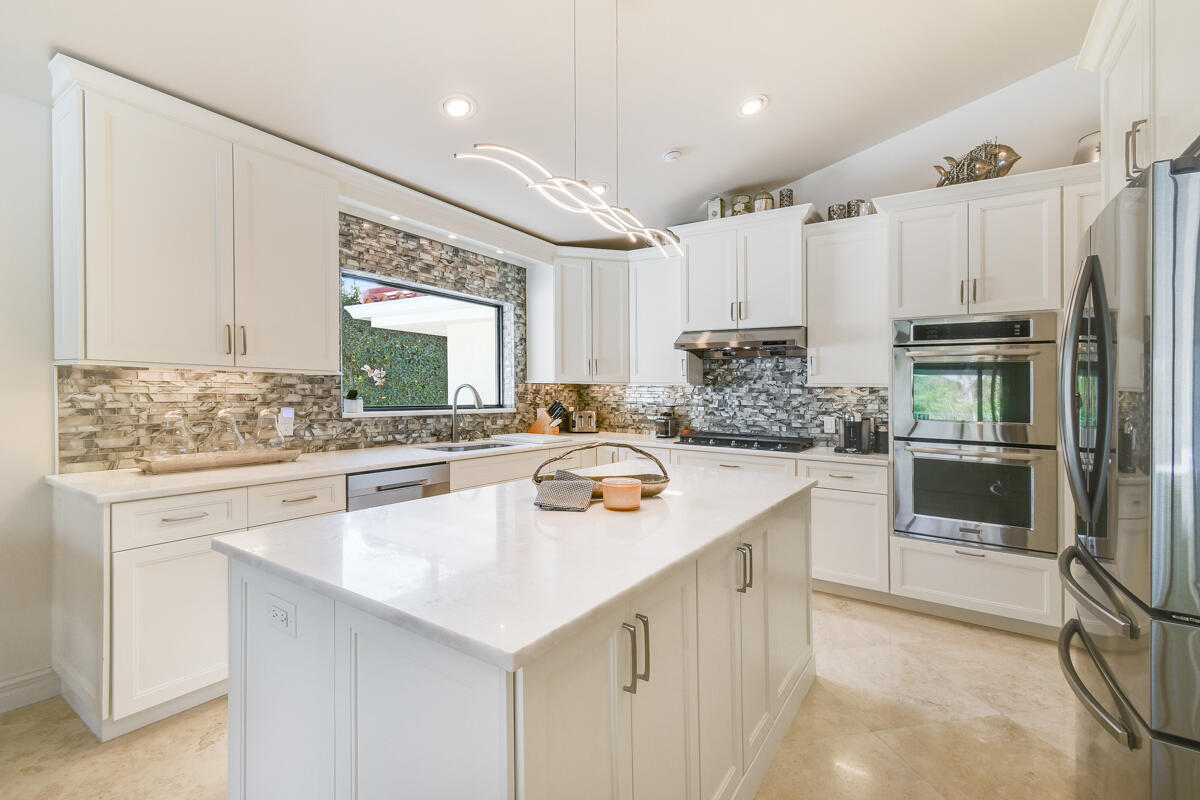 1515 NW Lancewood Terrace