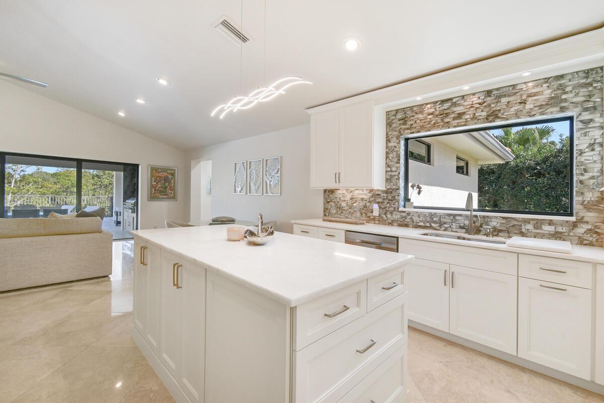 1515 NW Lancewood Terrace