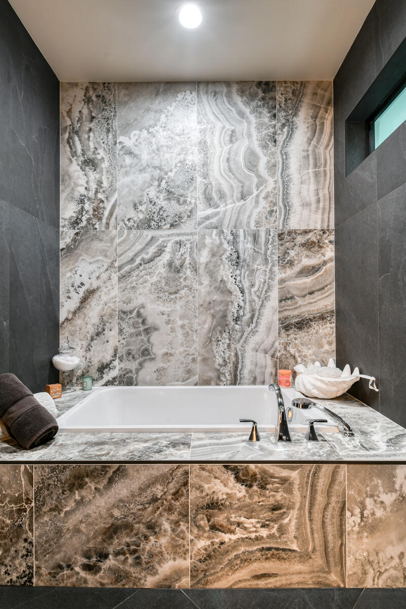 1515 NW Lancewood Terrace