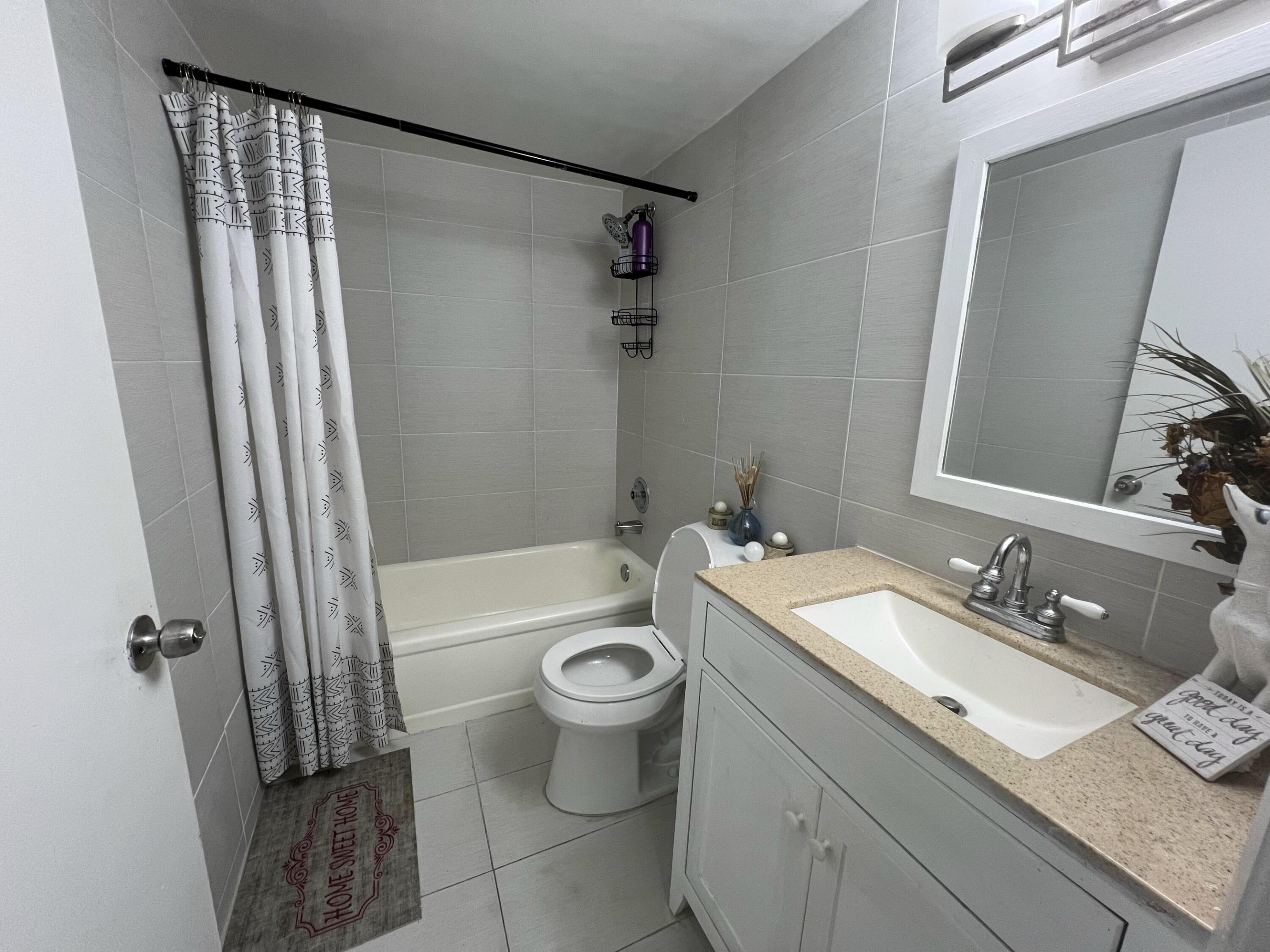 24 Abbey Lane 207