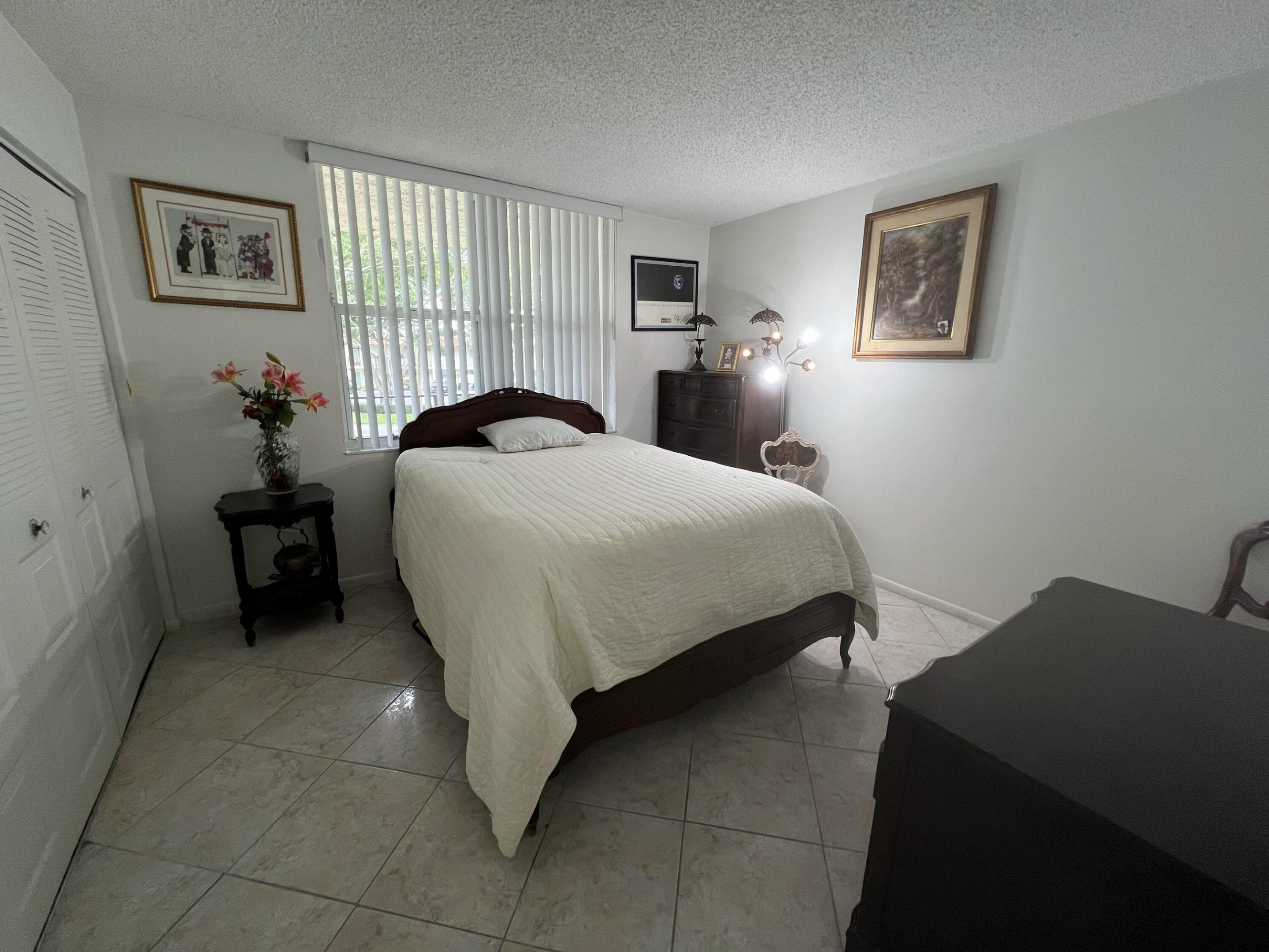 24 Abbey Lane 207