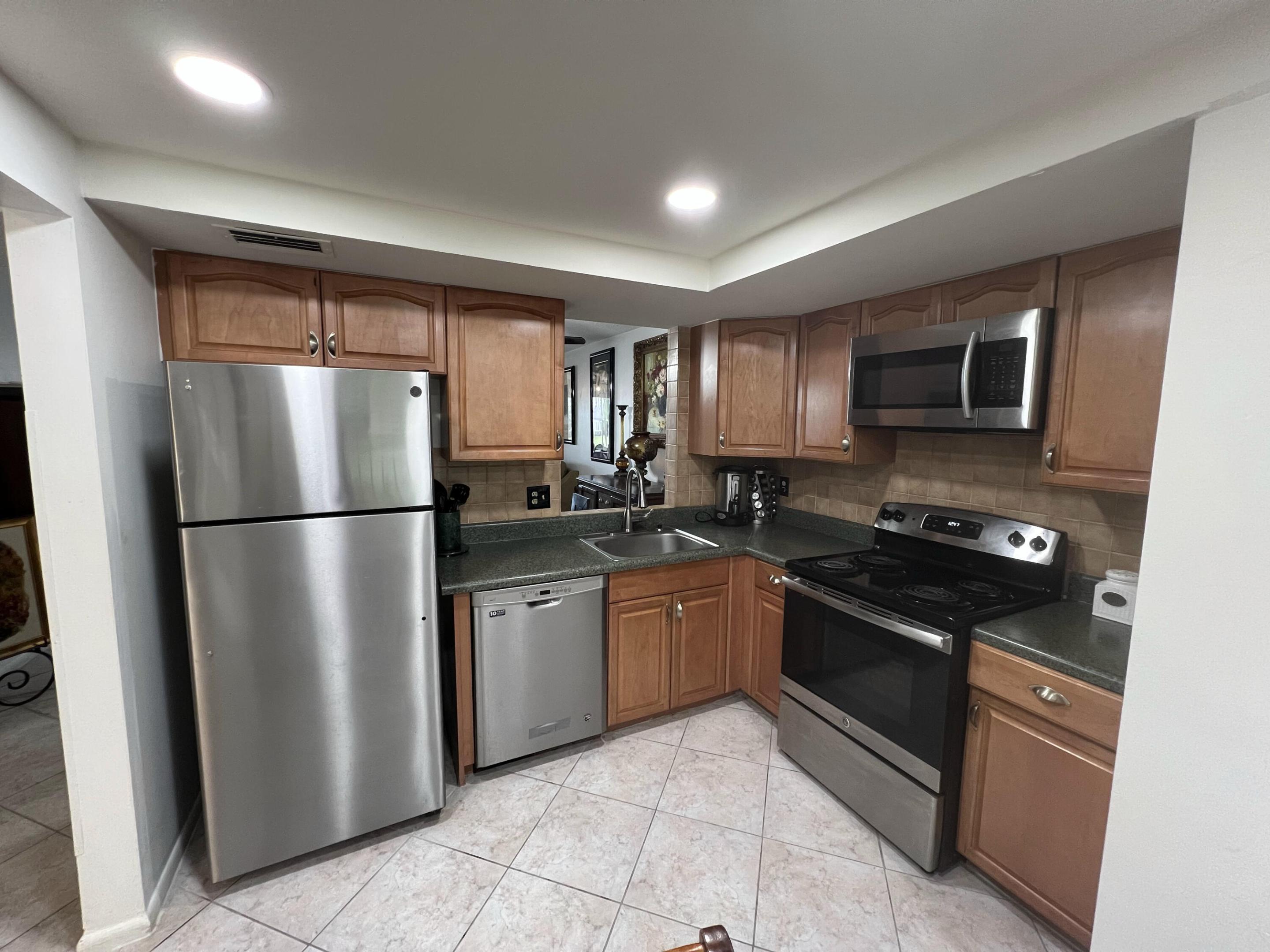 24 Abbey Lane 207