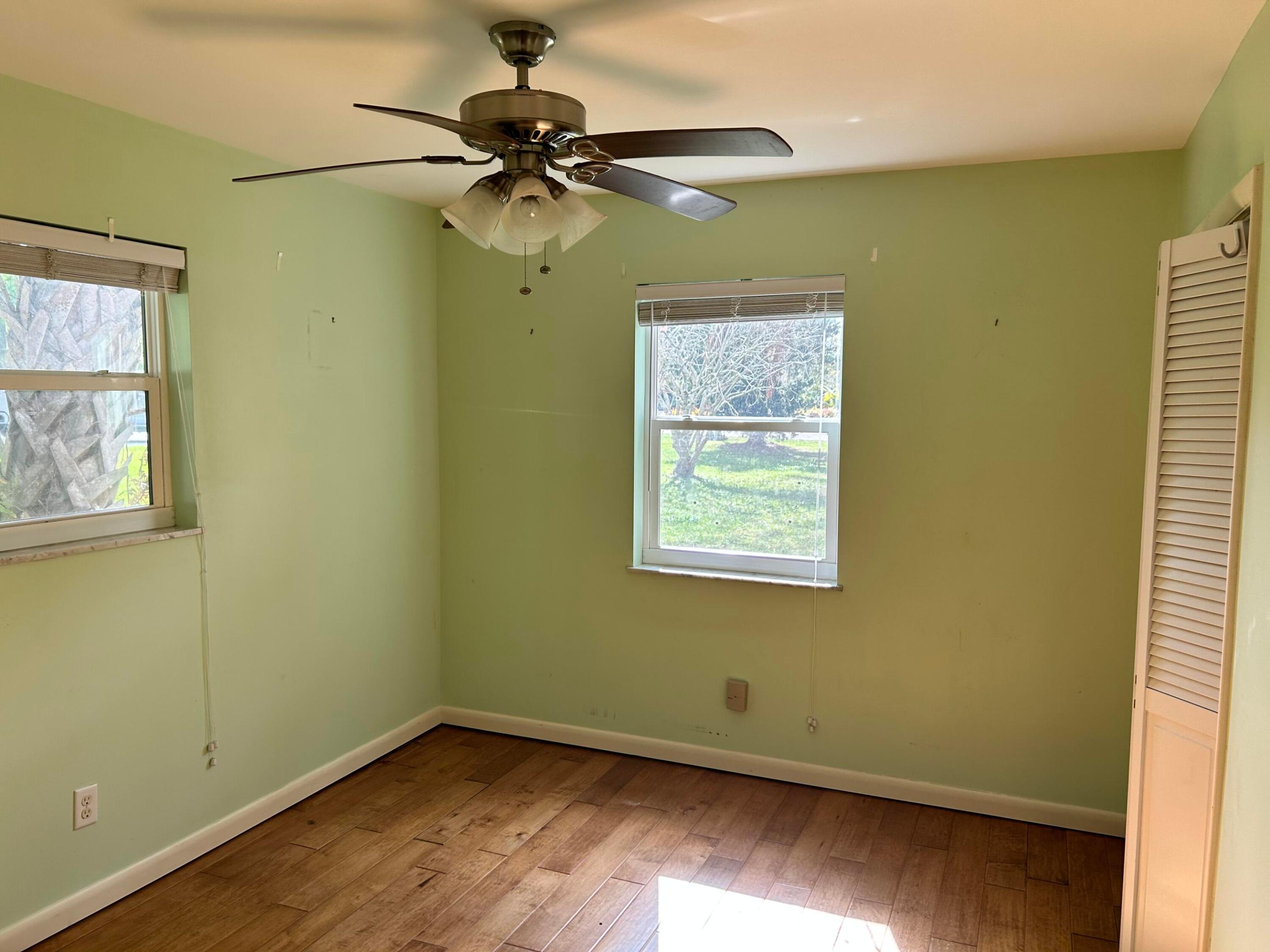 1285 SW Alligator Street