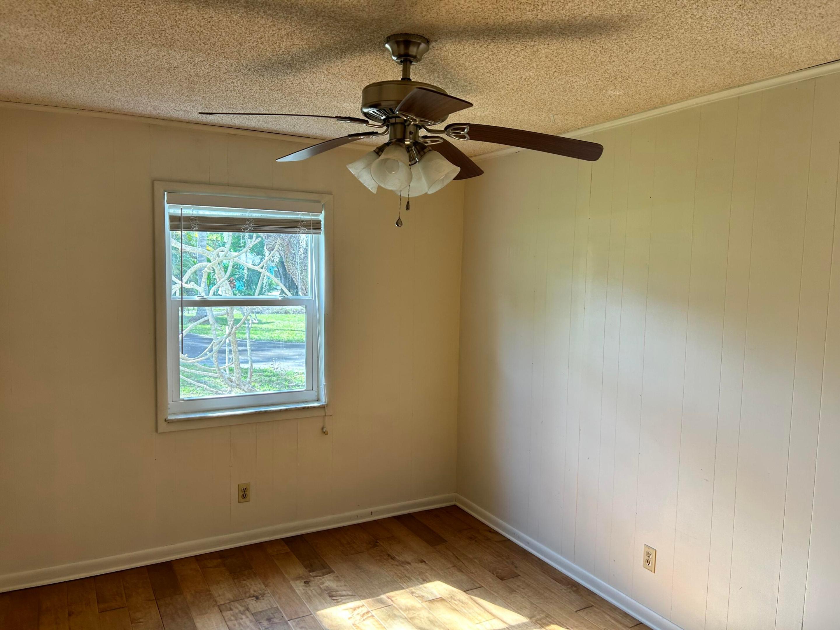 1285 SW Alligator Street