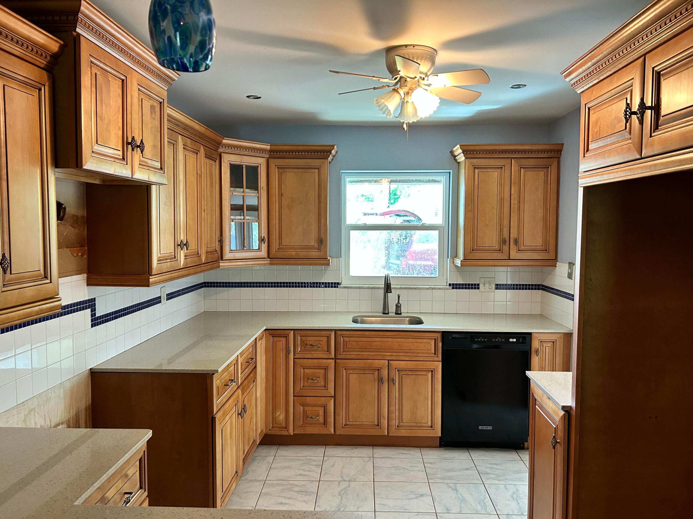 1285 SW Alligator Street