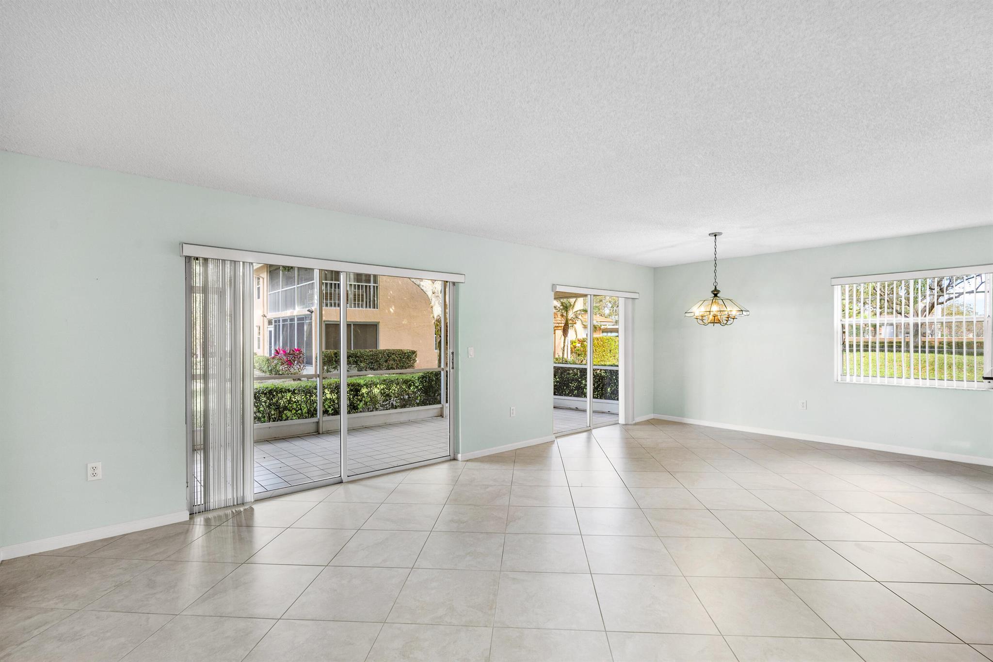 9989 Harbour Lake Circle 102