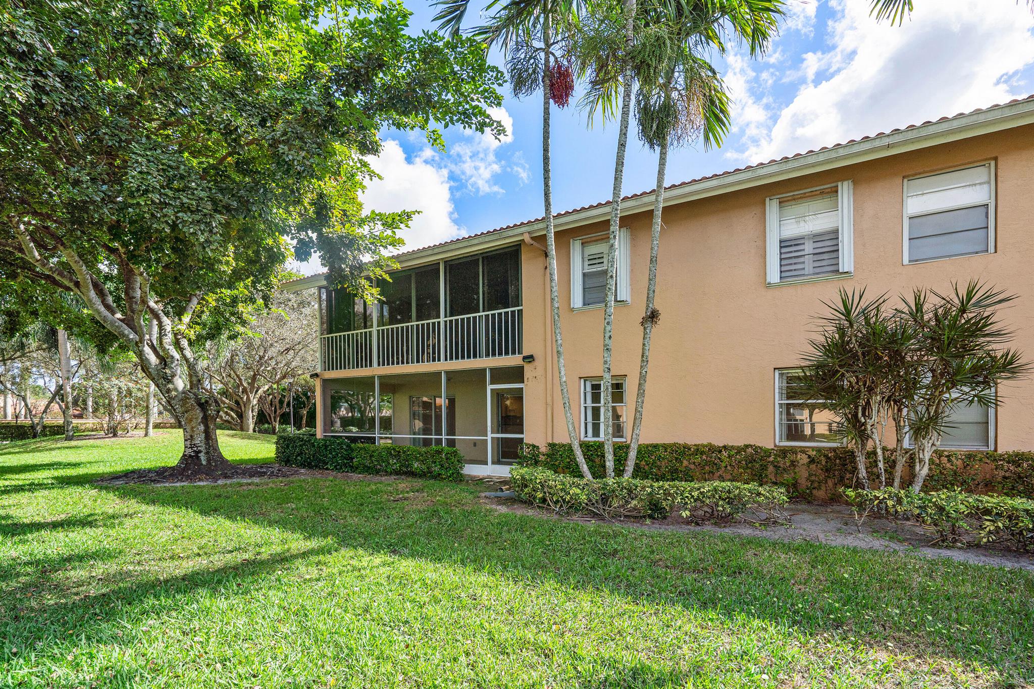 9989 Harbour Lake Circle 102