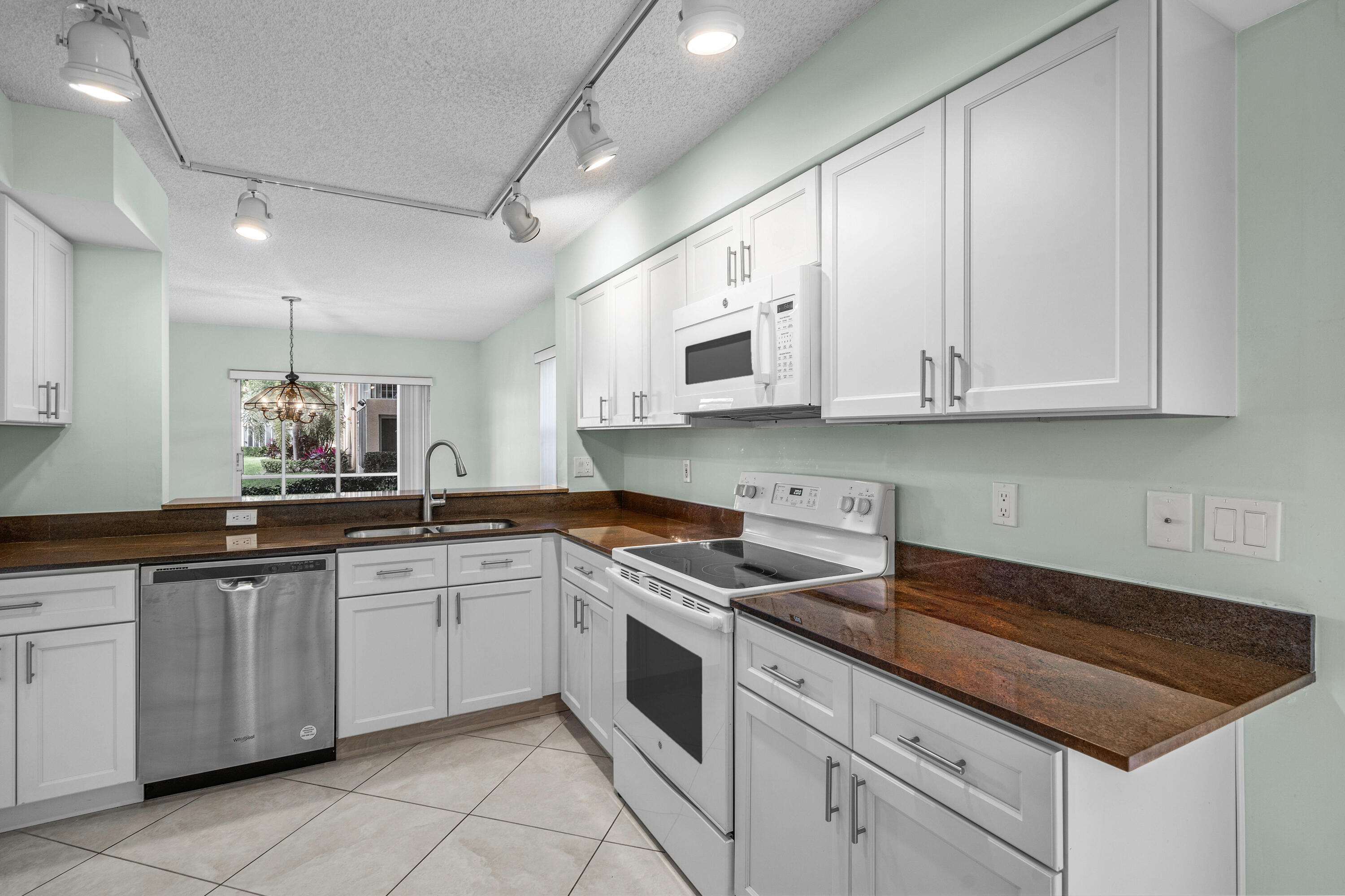 9989 Harbour Lake Circle 102