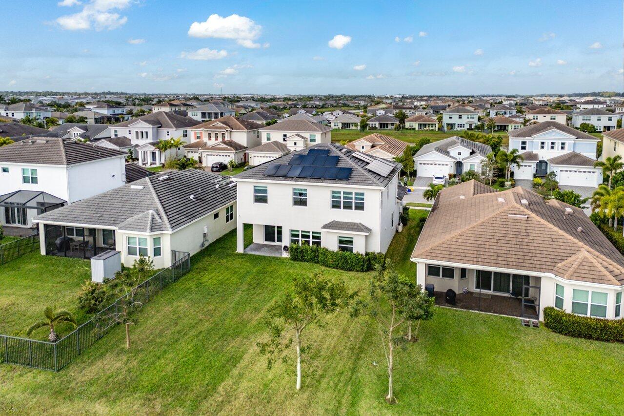 15262 Goldfinch Circle