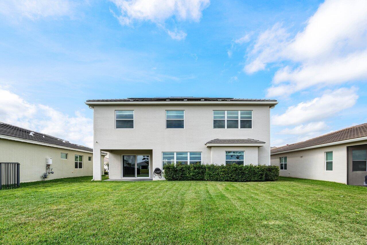 15262 Goldfinch Circle