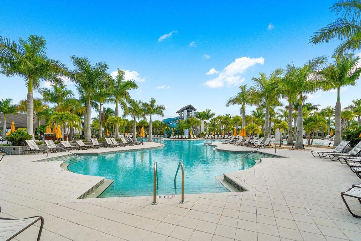 15262 Goldfinch Circle