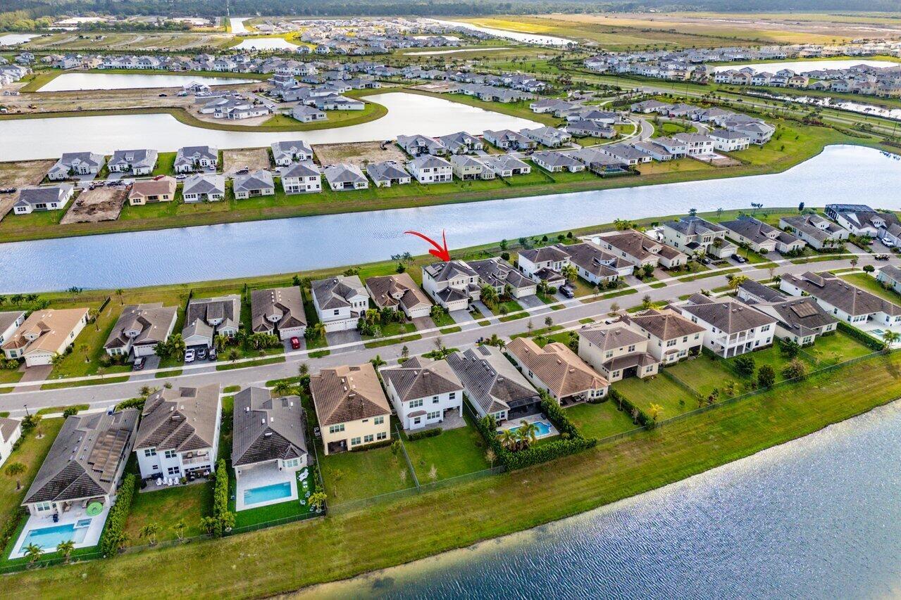 15262 Goldfinch Circle