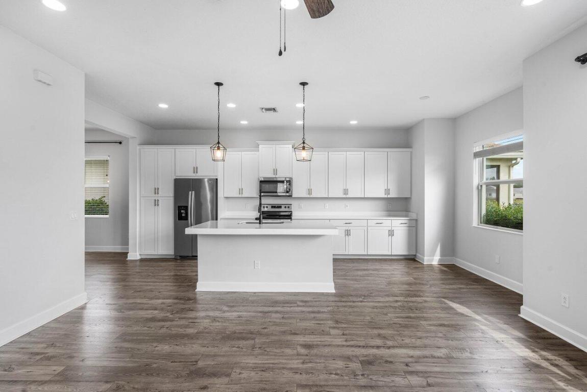 15262 Goldfinch Circle