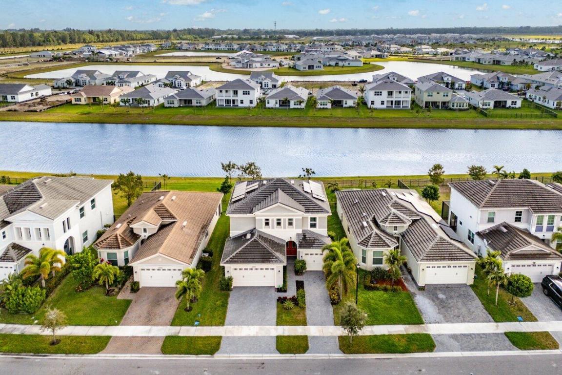 15262 Goldfinch Circle