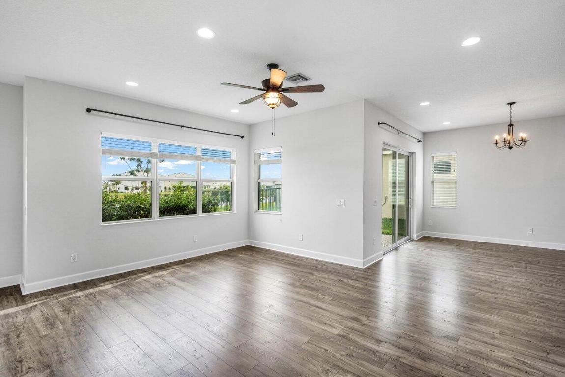 15262 Goldfinch Circle