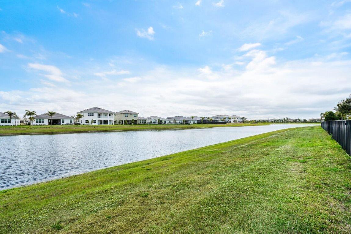 15262 Goldfinch Circle