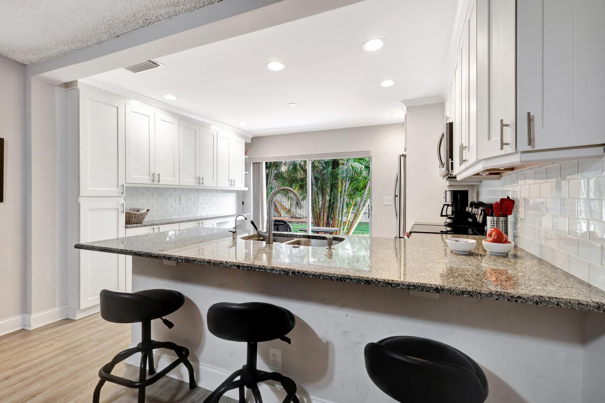 5093 Bottlebrush Street