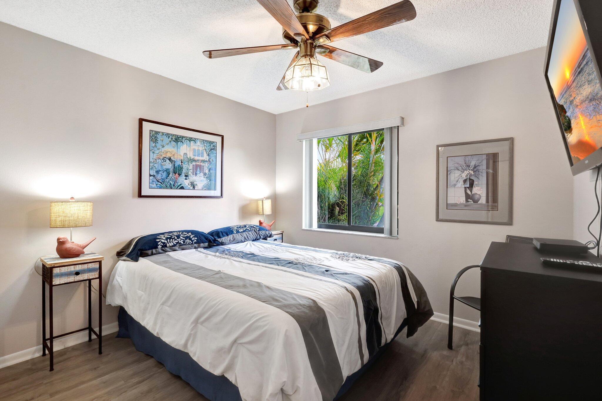 5093 Bottlebrush Street