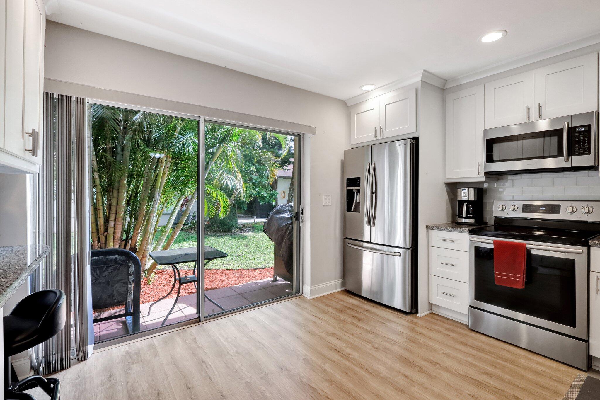 5093 Bottlebrush Street