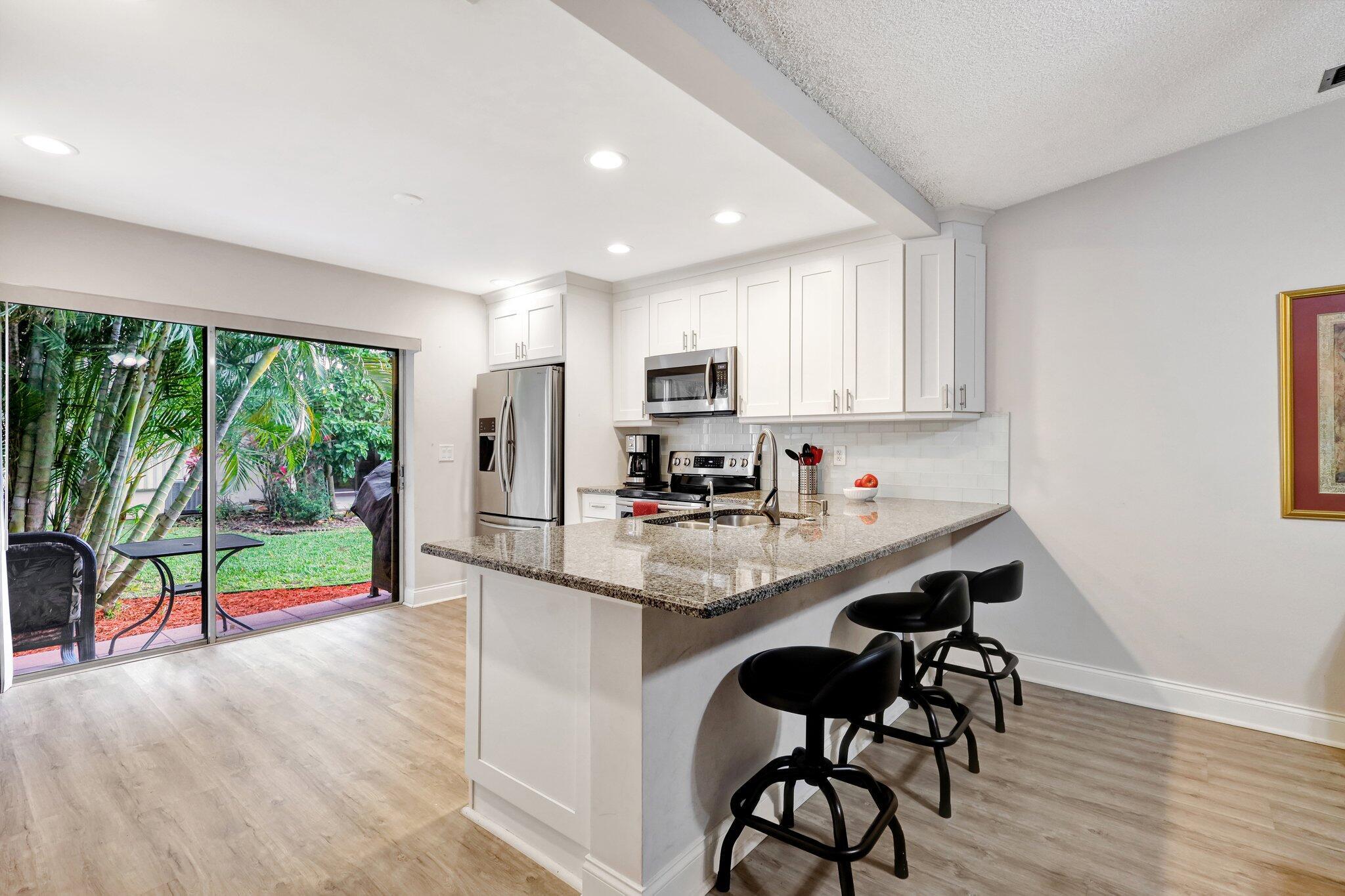 5093 Bottlebrush Street