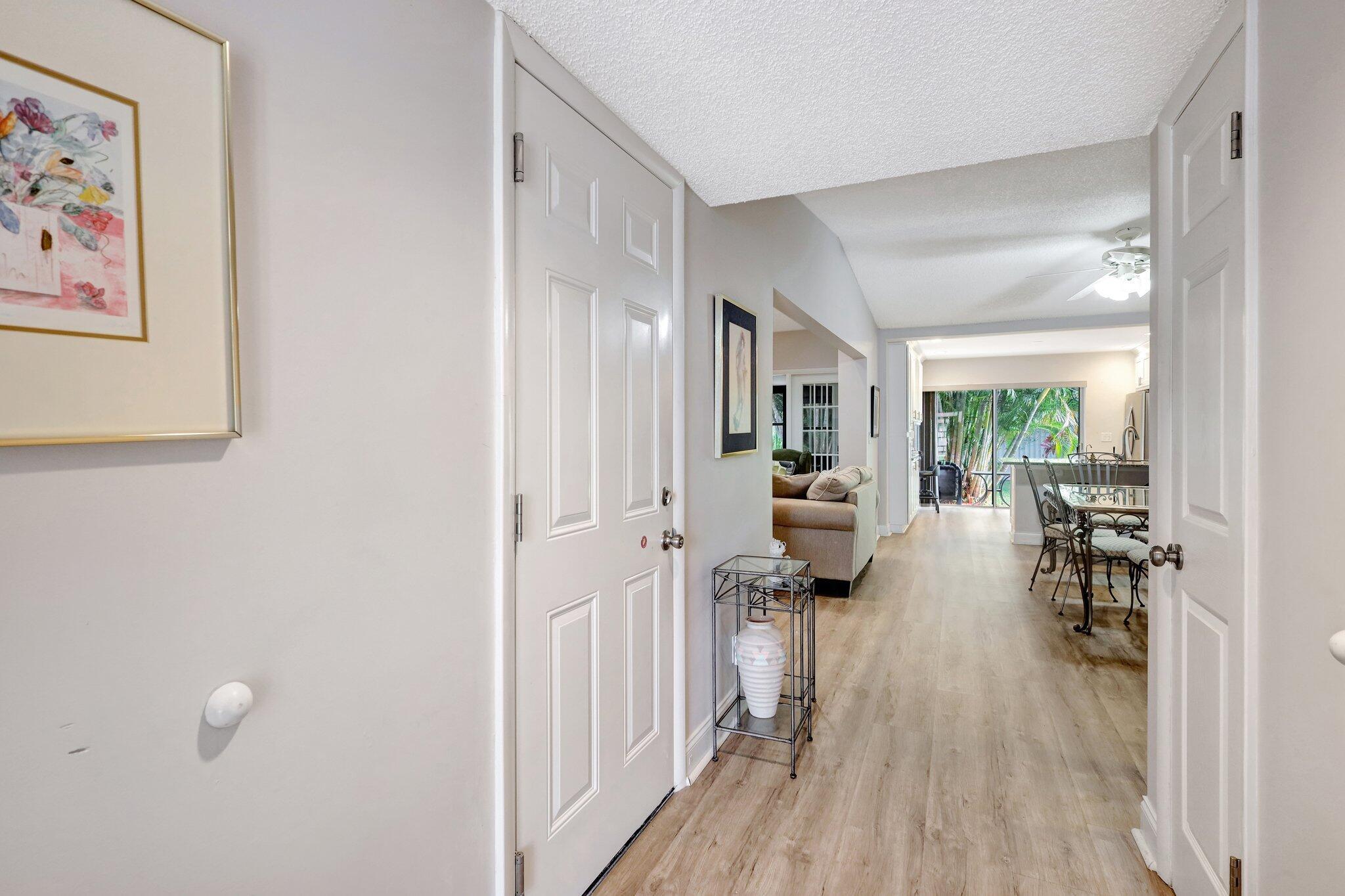 5093 Bottlebrush Street