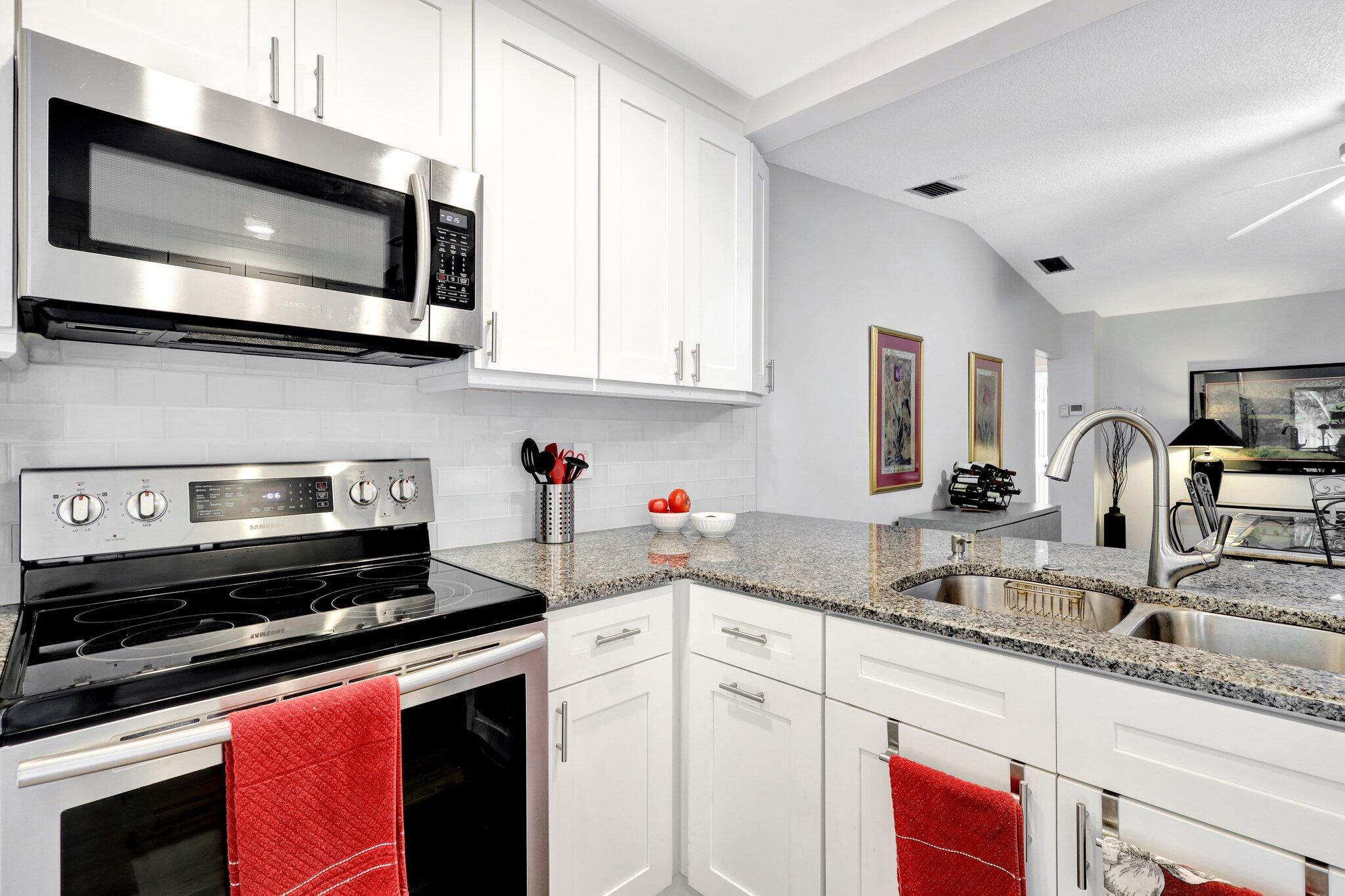 5093 Bottlebrush Street