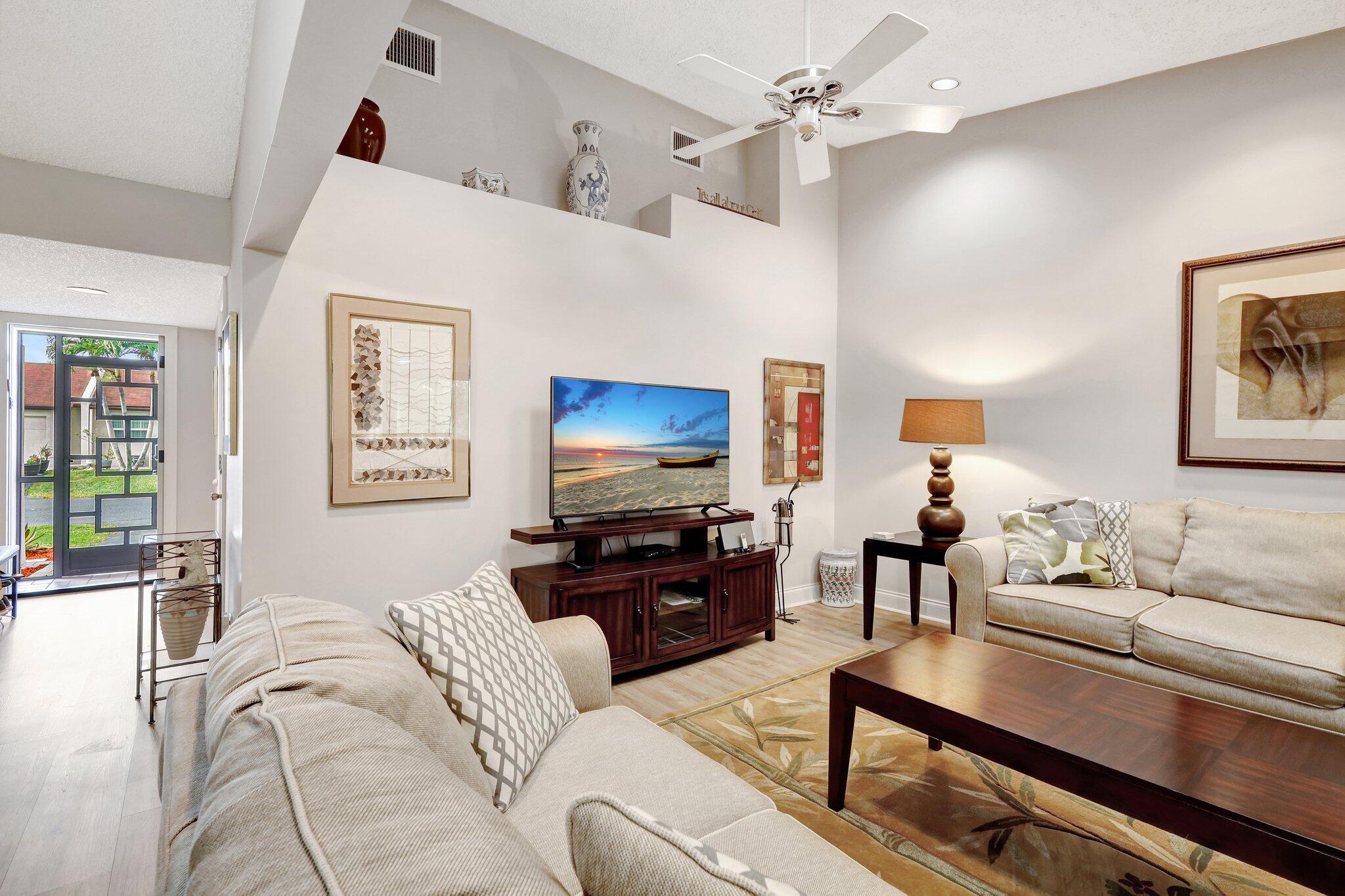 5093 Bottlebrush Street