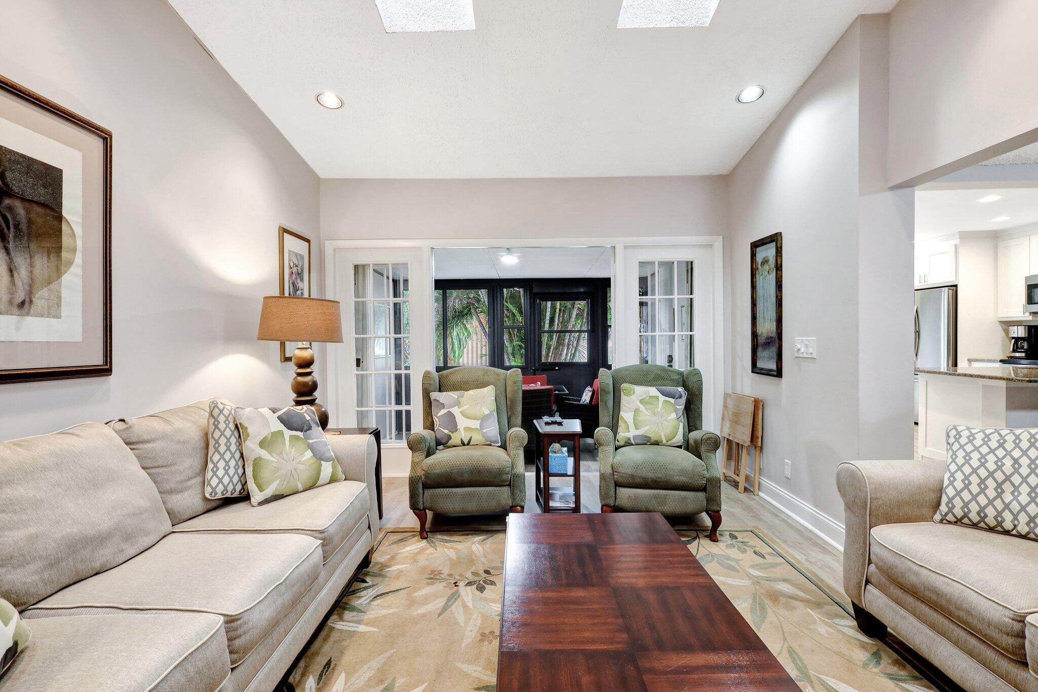 5093 Bottlebrush Street