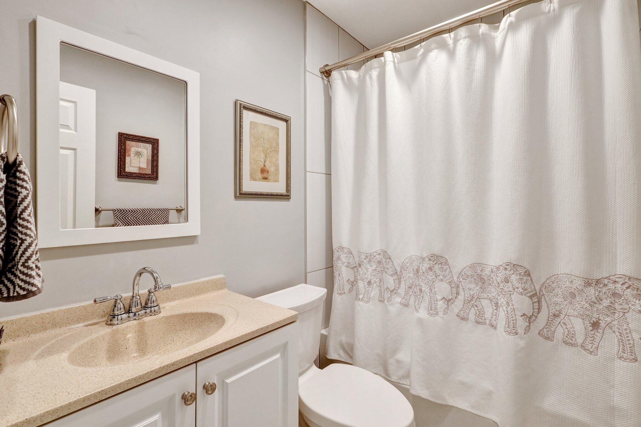 5093 Bottlebrush Street