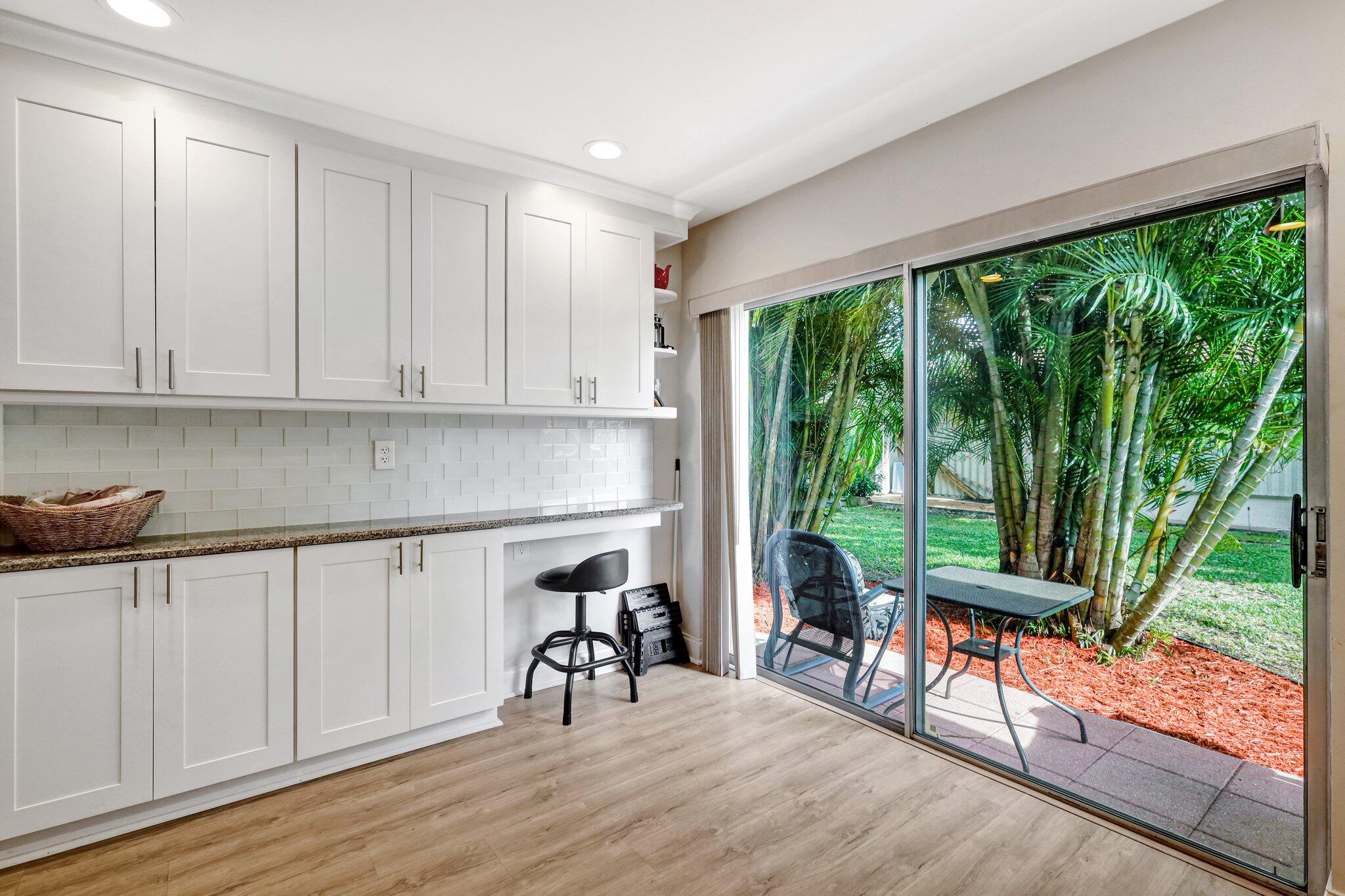 5093 Bottlebrush Street