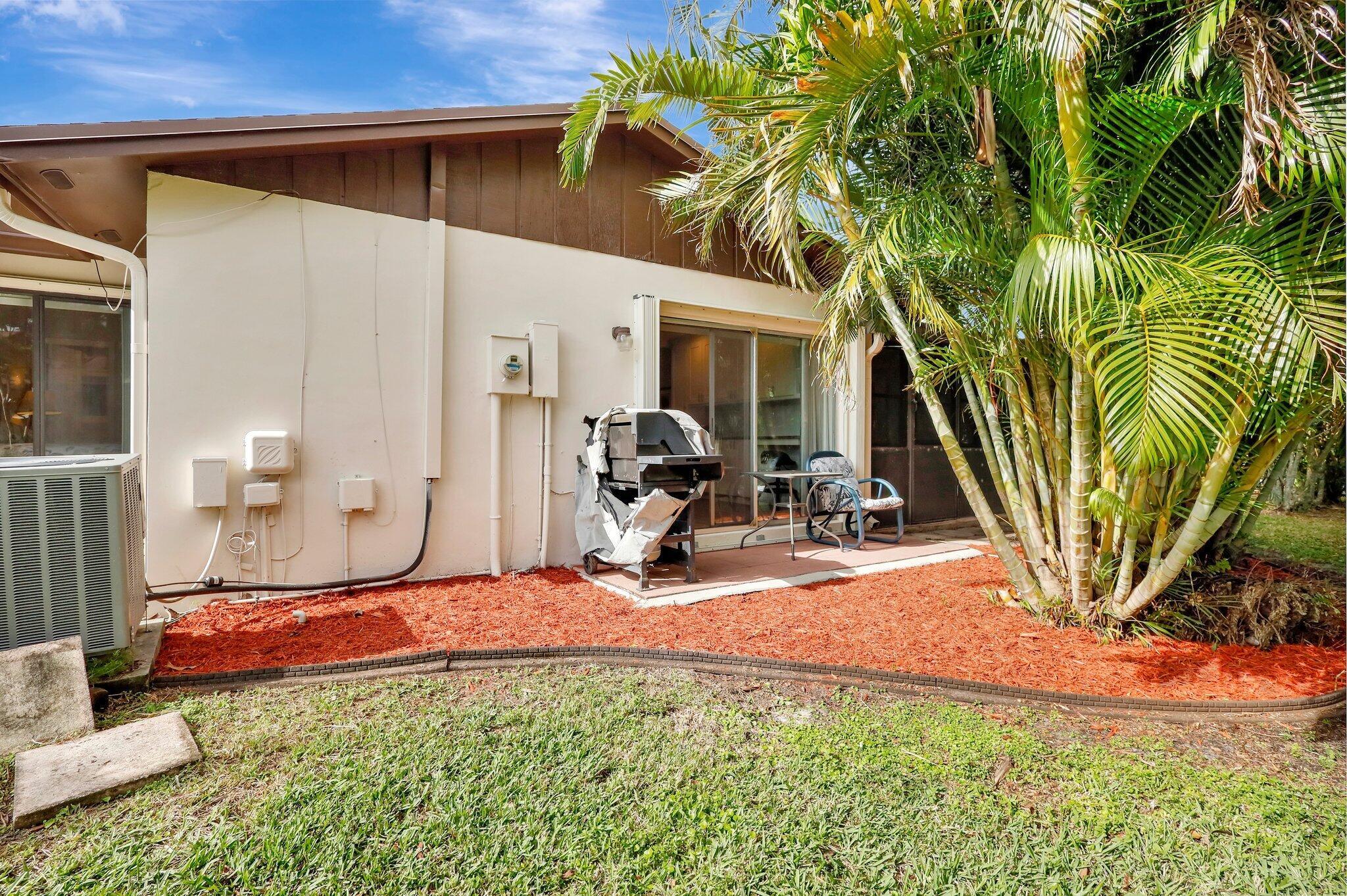 5093 Bottlebrush Street