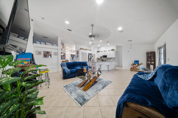 2173 SW Venus Street