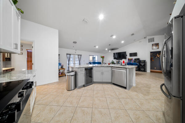 2173 SW Venus Street