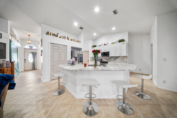 2173 SW Venus Street