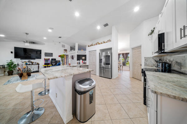 2173 SW Venus Street