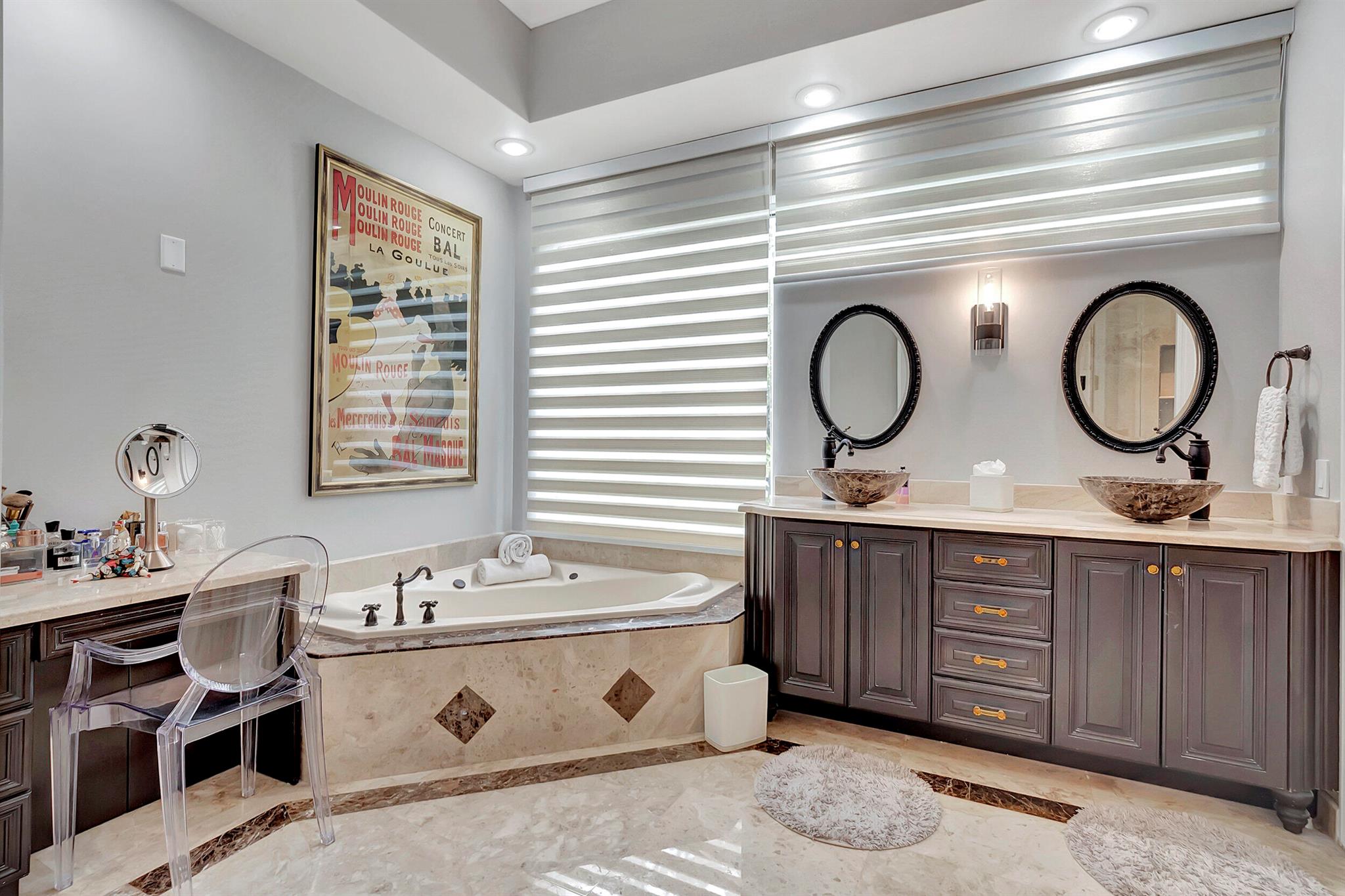 4085 Avalon Pointe Drive